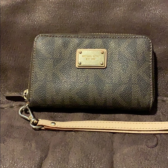 Michael Kors clutch/Phone case